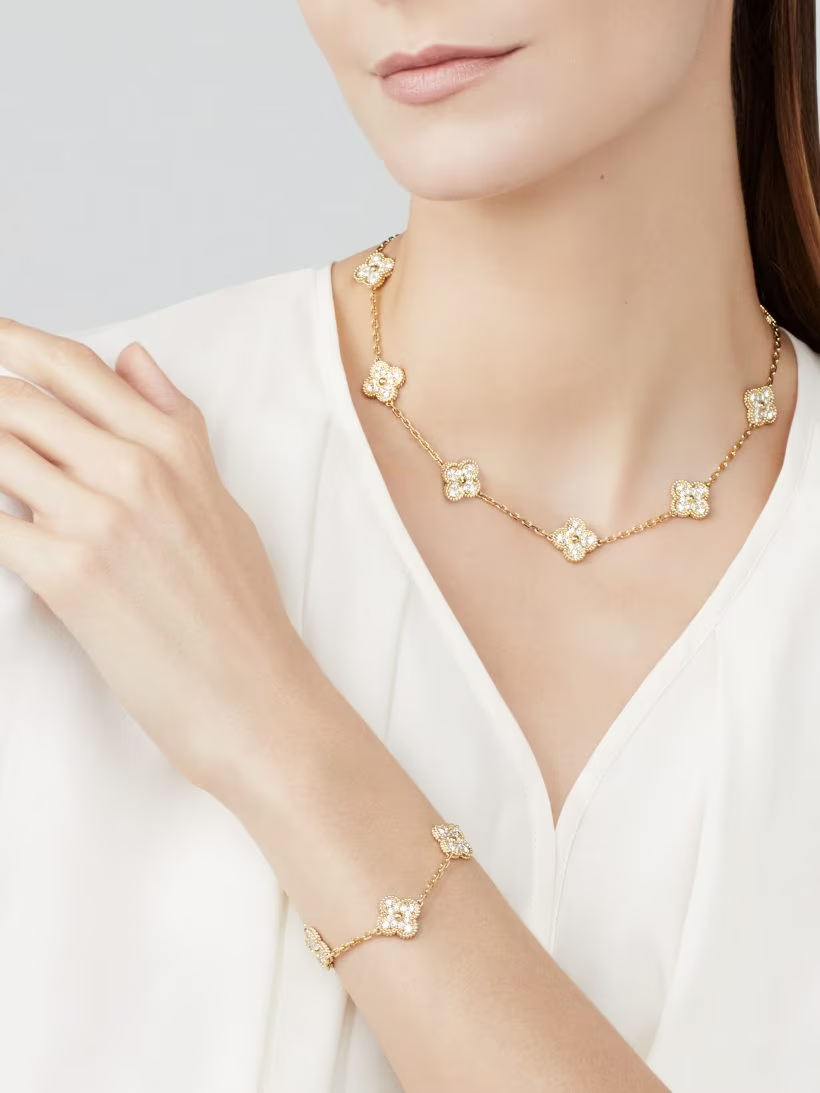 CLOVER LEAF NECKLACE 10 DESIGNS | GOLD